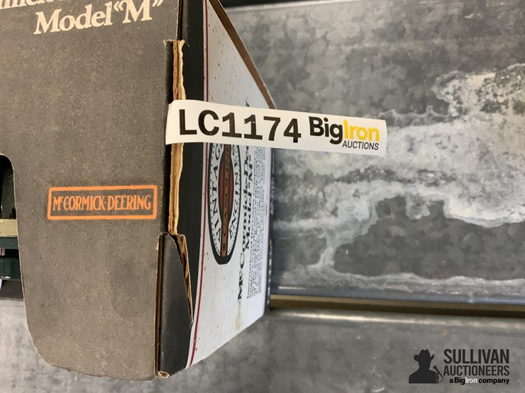 ertl,-mccormick-deering-model-m-1/6-scale-gasoline-engine-image-10