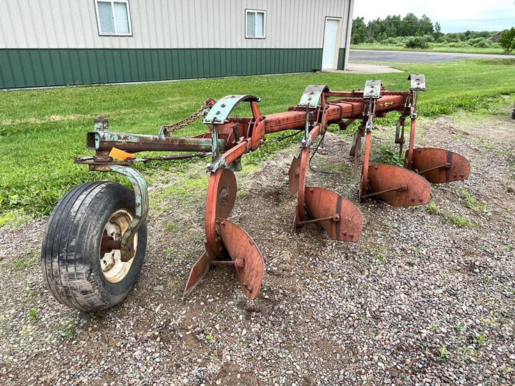#4912-•-kvernelands-4-bottom-plow-image-2