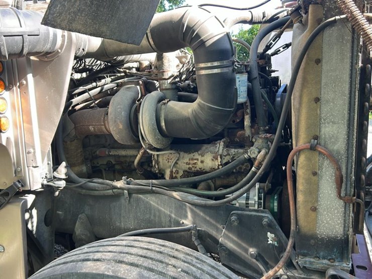 1979-peterbilt-359-image-66