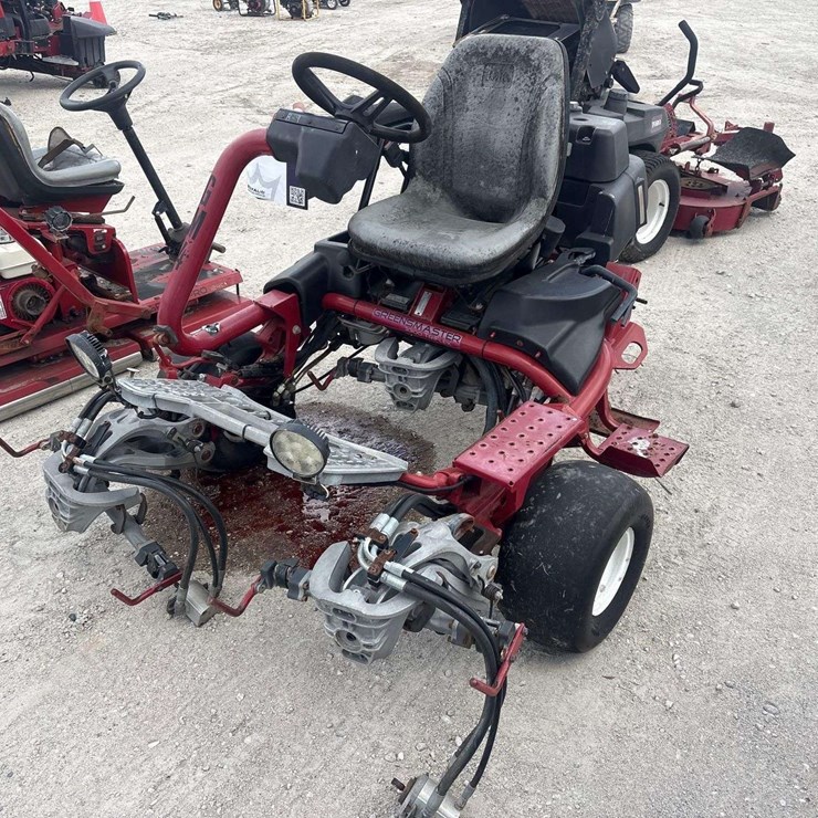 2015 Toro Greensmaster 3300 TriFlex Commercial Greens Mower