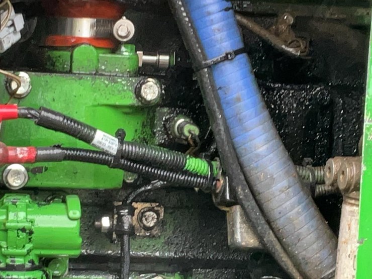 2015-deere-848h-image-31