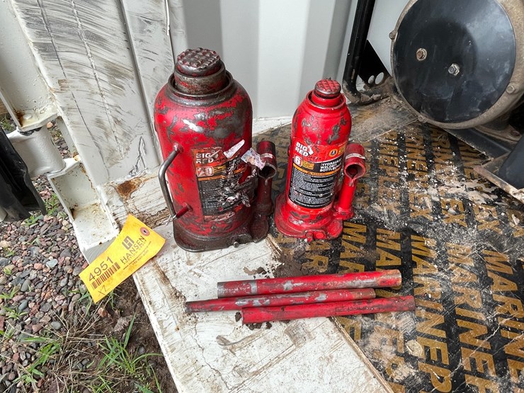 #4951-•-(2)-big-red-bottle-jacks-image-4