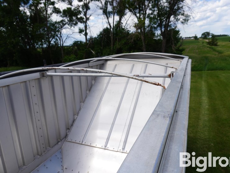 2006-dakota-38'x94"-t/a-grain-trailer-image-19