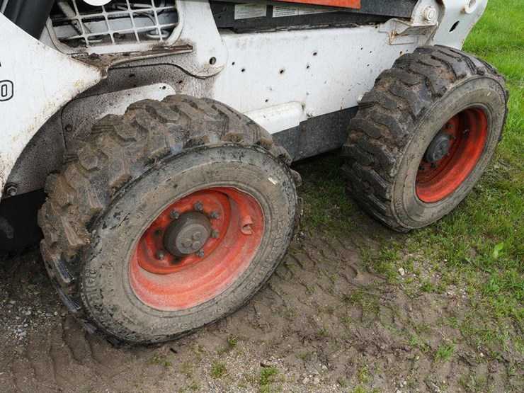 2015-bobcat-s650-image-31