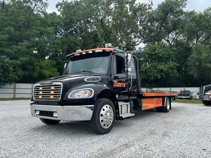#149-•-2024-freightliner-m2-rollback-image-1