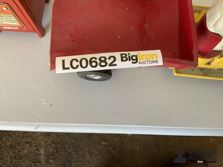 postal-jeep-&-bump-&-dump-image-8
