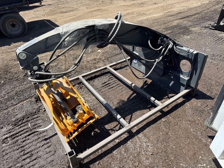 new-giyi-co-hydraulic-skidloader-rotating-grapple-attachment-model-rg63-image-2