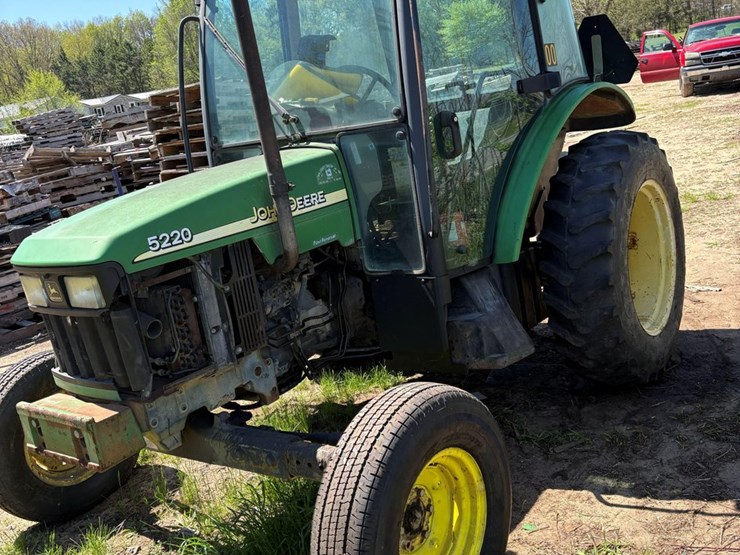 2004-john-deere-5520-image-1