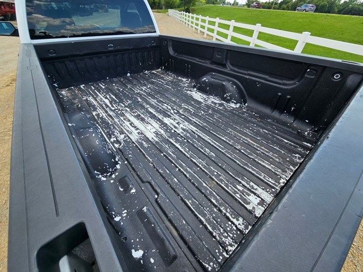 2018-chevrolet-2500-image-16