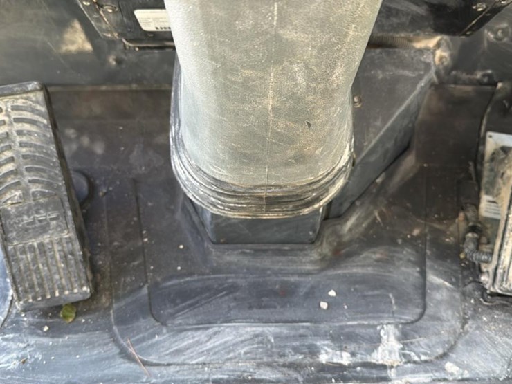2016-john-deere-64-image-34