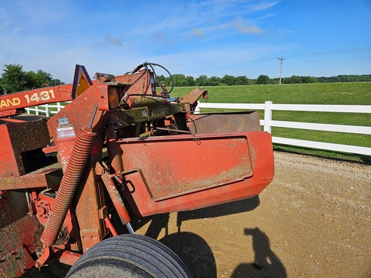 new-holland-1431-image-22