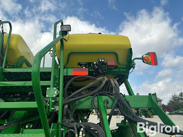 2018-john-deere-1795-image-14
