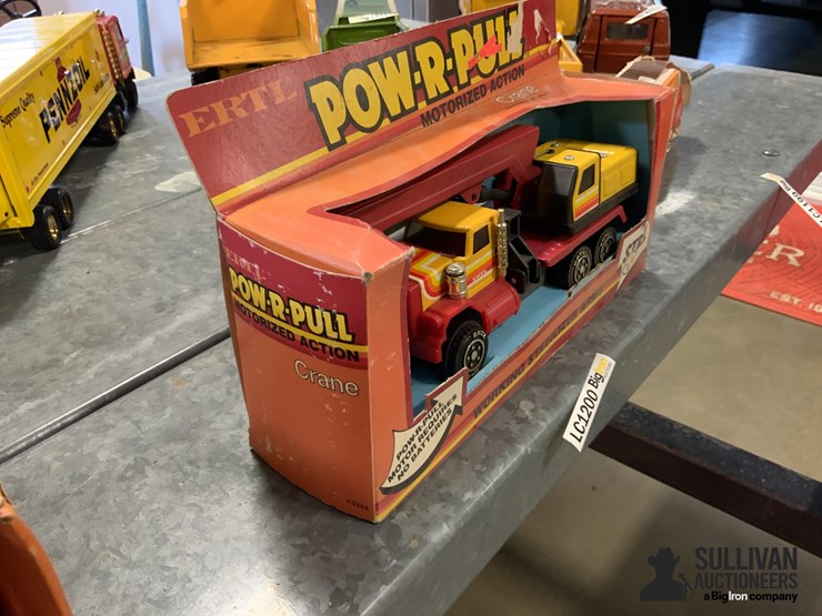 ertl-pow-r-pull-motorized-action-crane-toy-image-3