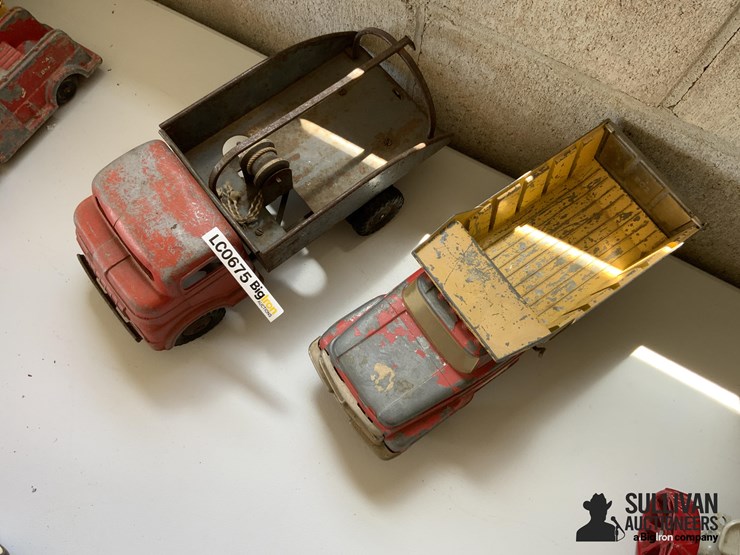 hubley-&-structo-toy-trucks-image-2