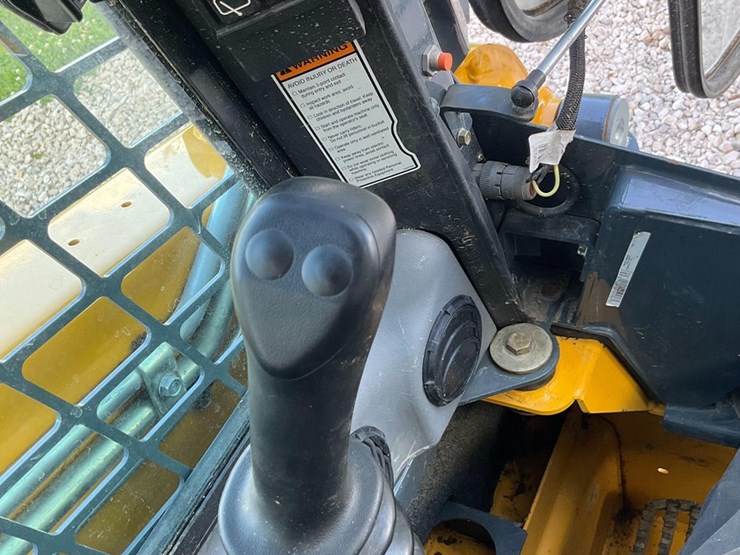 2018-gehl-r165-image-6