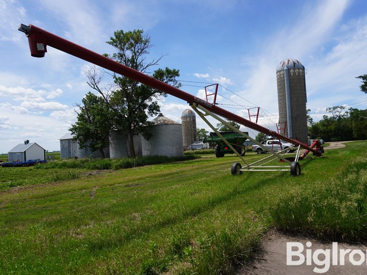 buhler-farm-king-1072-image-7