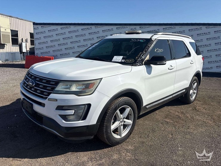 2016-ford-explorer-image-1