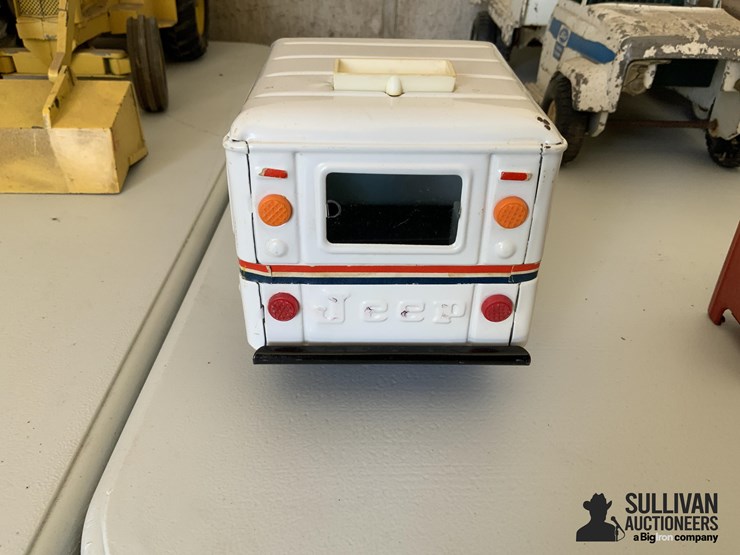postal-jeep-&-bump-&-dump-image-4