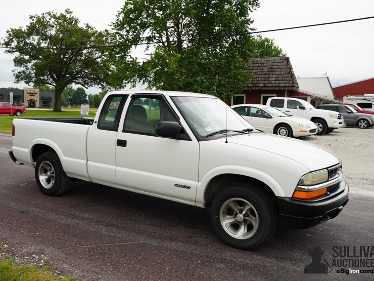 2001-chevrolet-s10-image-3