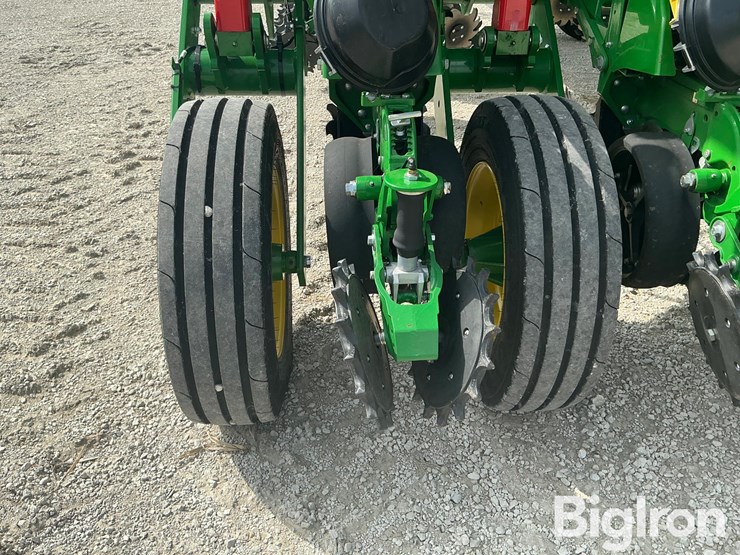2022-john-deere-1775nt-image-15