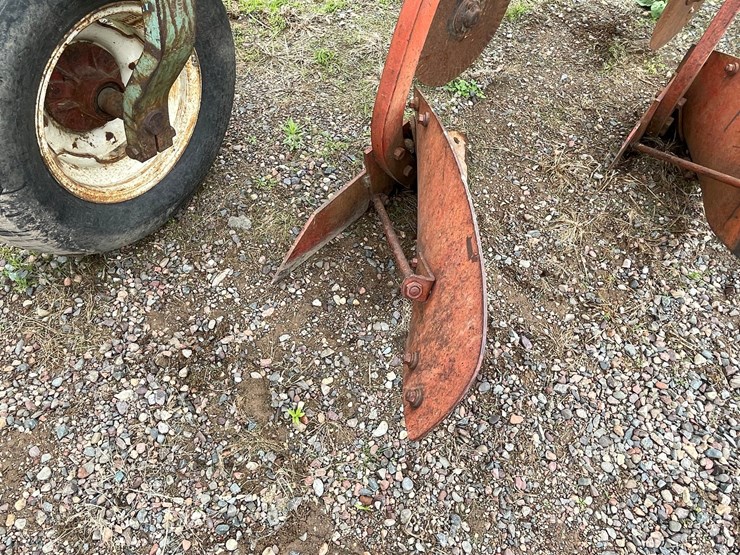 #4912-•-kvernelands-4-bottom-plow-image-10