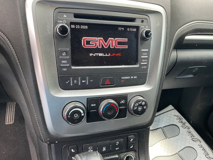 2016-gmc-acadia-image-15