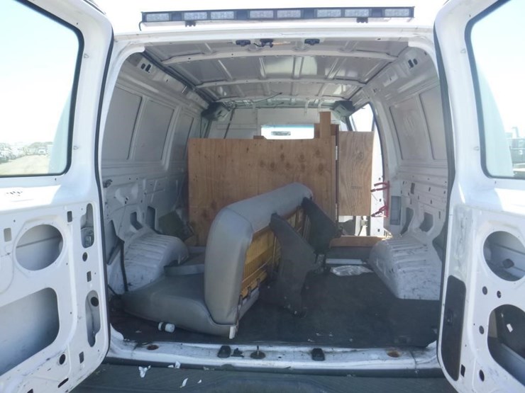 2008-ford-cargo-image-8
