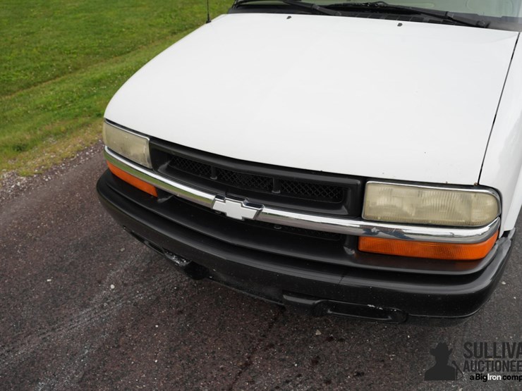 2001-chevrolet-s10-image-9