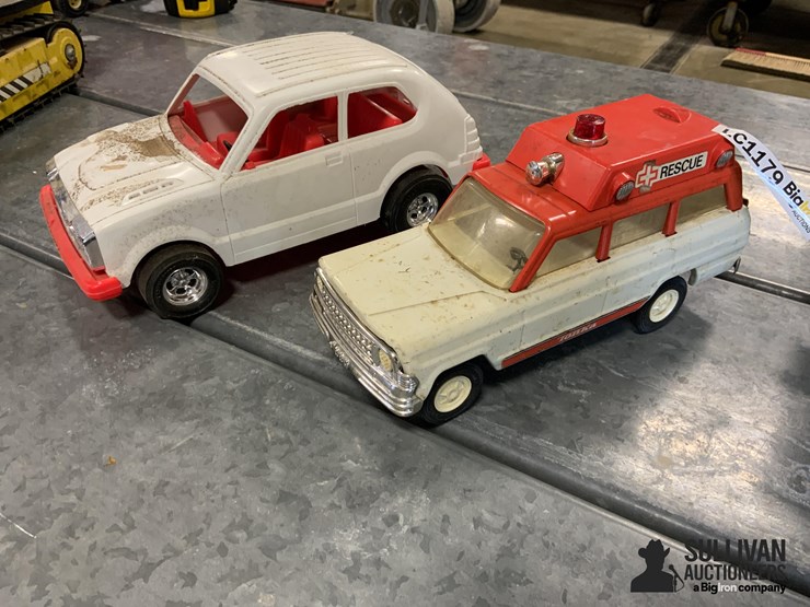tonka-&-strombecker-toy-cars-image-1