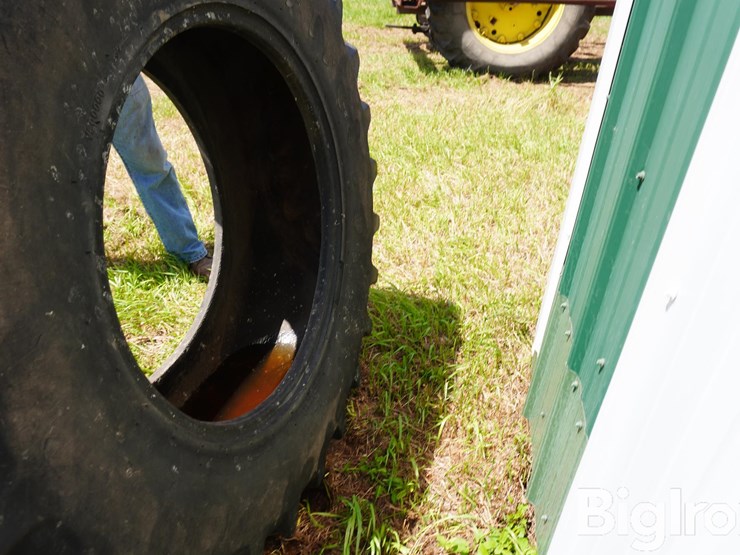 16.9r28-tire-image-9