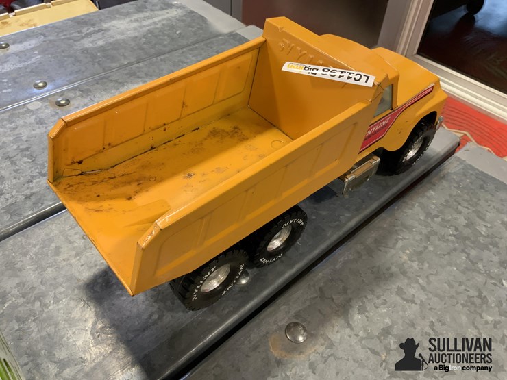 nylint-road-builder-dump-truck-image-5