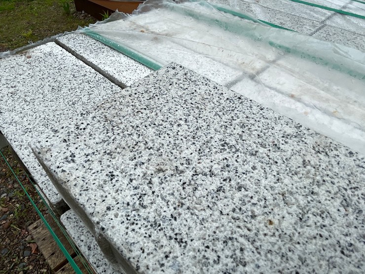 #4960-•-(2)-pallets-of-commercial-grade-patio-pavers-image-7