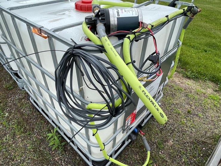 #4927-•-264-gallon-poly-tank-with-12v-electric-pump-image-11