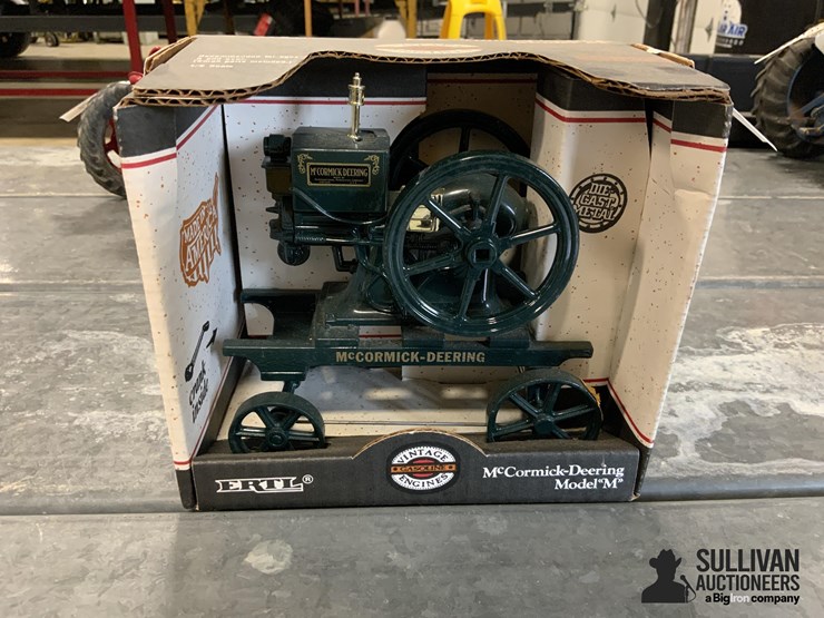 ertl,-mccormick-deering-model-m-1/6-scale-gasoline-engine-image-2