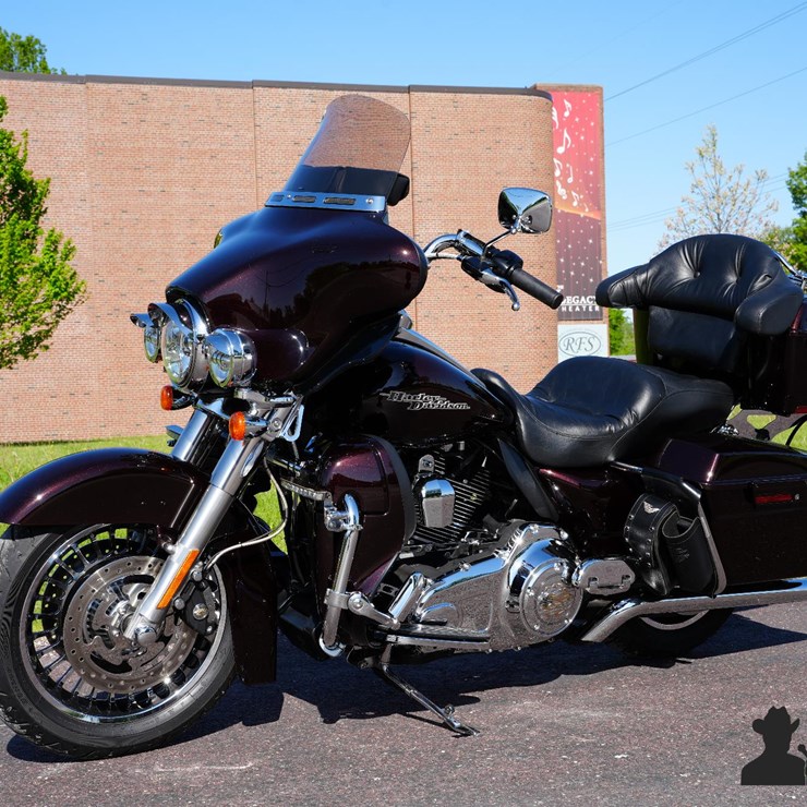 Run #10 - 2011 Harley Davidson FLHX Motorcycle