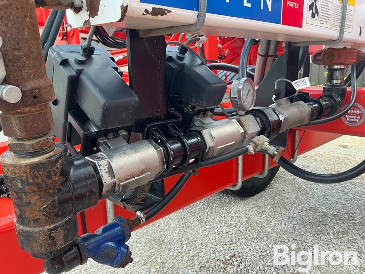 2017-kuhn-gladiator-1205-applicator-image-18