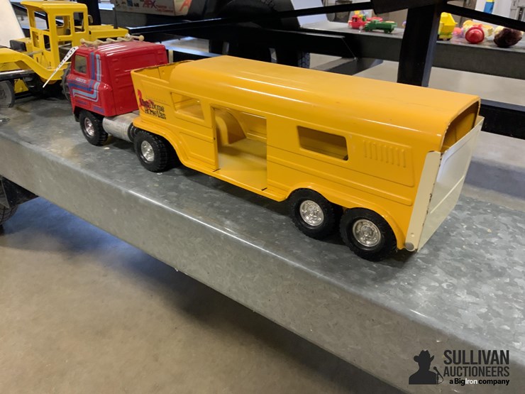 ertl-vista-dome-horse-van-and-truck-image-5