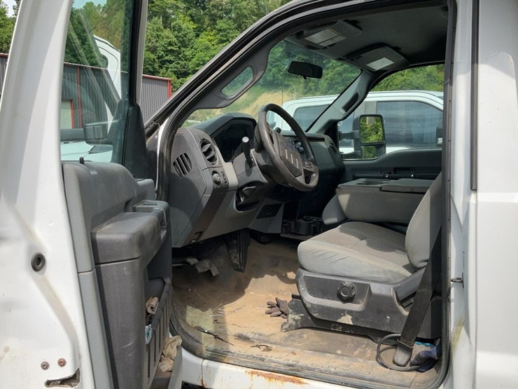 2015-ford-f450-image-26