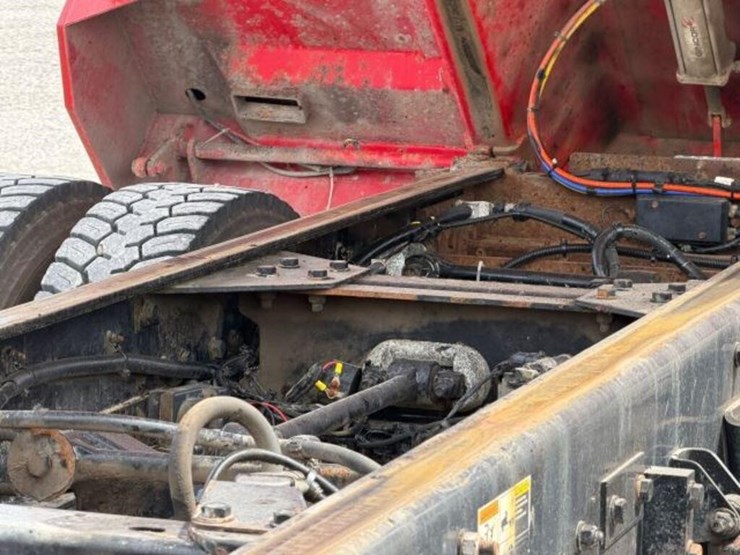 2021-kenworth-t880-image-38