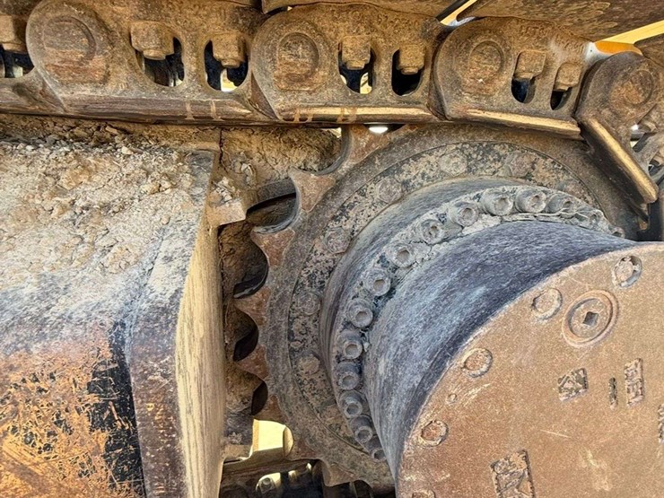 2014-caterpillar-336e-image-17
