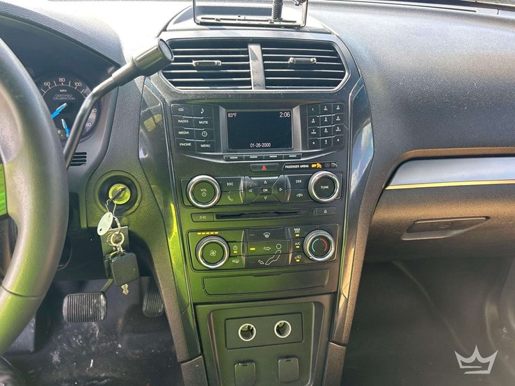 2017-ford-explorer-image-14
