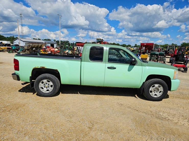 2010-chevrolet-2500-image-6