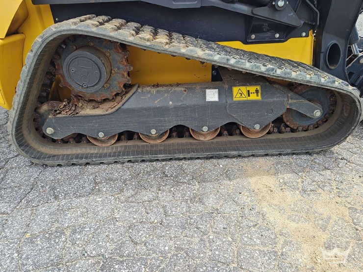 2023-new-holland-c345-image-21