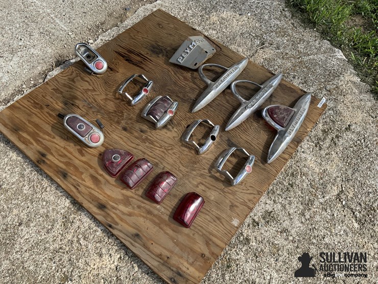 plymouth-taillights-and-emblems-image-3