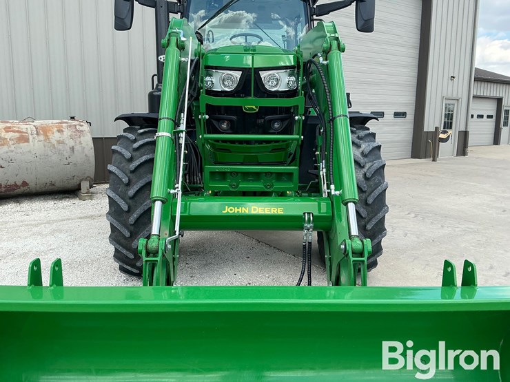 2022-john-deere-6145r-image-11