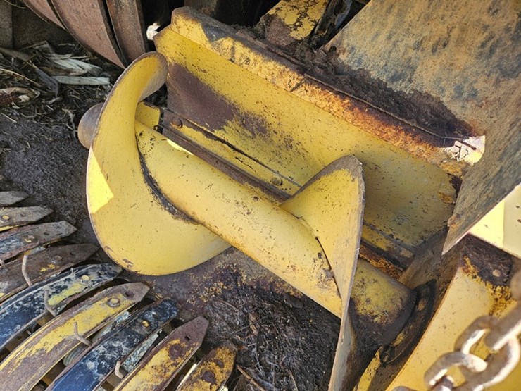 new-holland-590-image-15