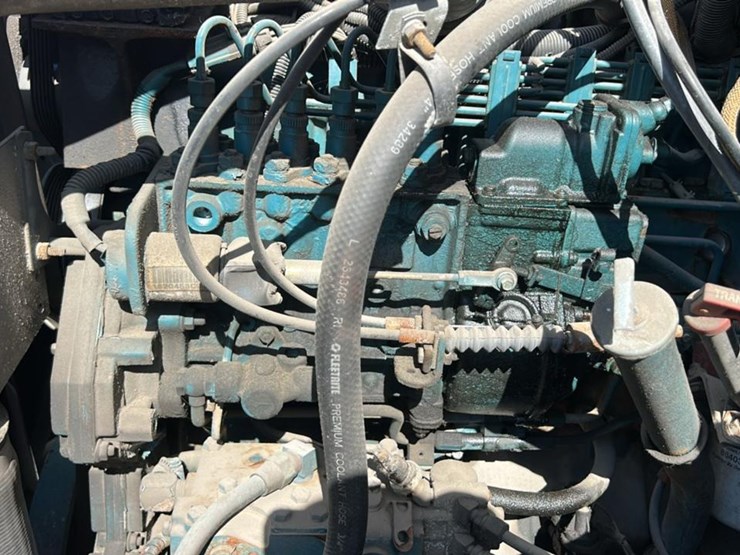 #153-•-1995-international-4700lp-heavy-duty-service-truck-image-13