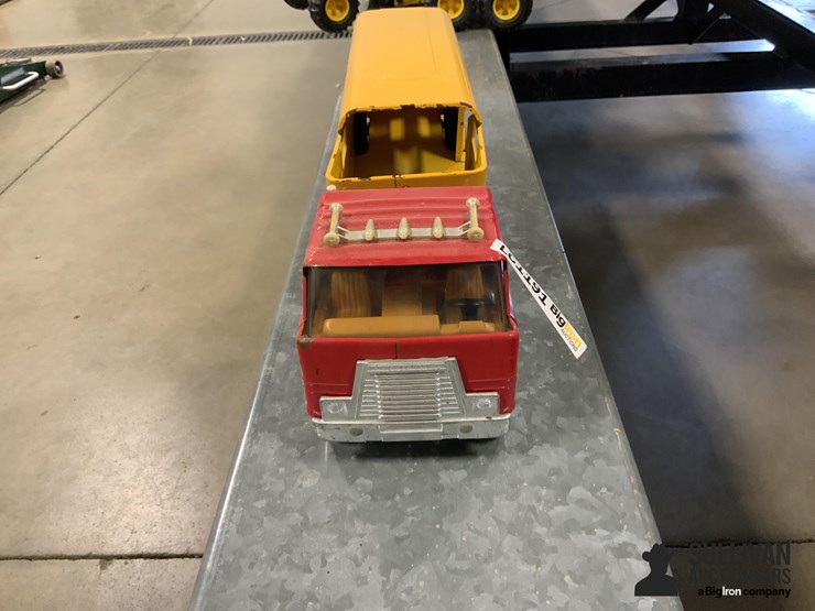 ertl-vista-dome-horse-van-and-truck-image-2