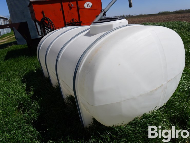 1250-gal-poly-tank-w/oval-tank-mount-brackets-image-3