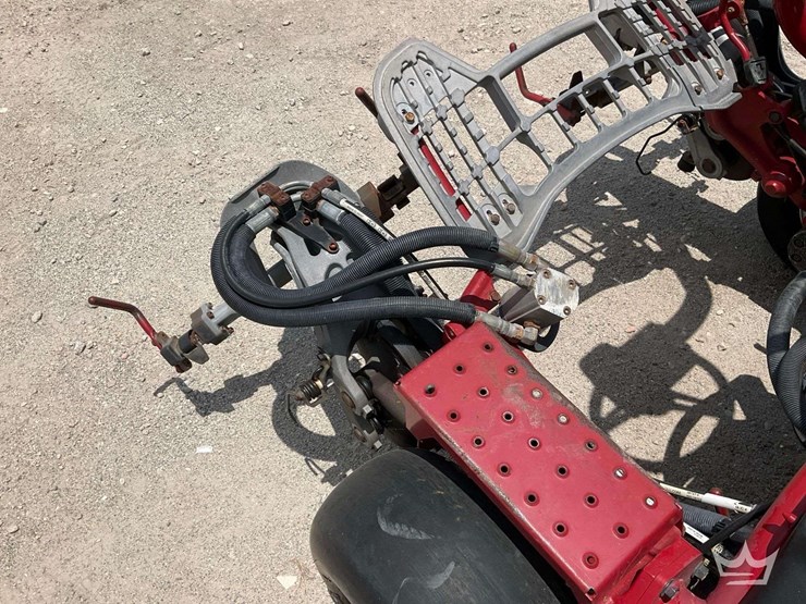2015-toro-greensmaster-3300-triflex-commercial-greens-mower-image-15